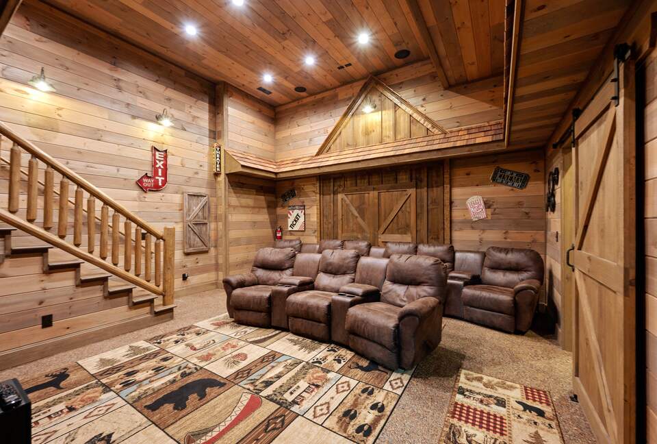 Luxury Mountain Escape with Pool + Theater - Sevierville, Tennessee