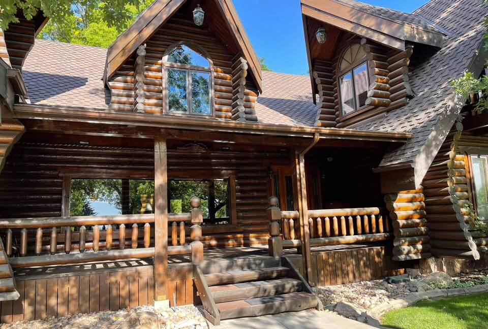 Splinter Shack | Charming Ski Log Cabin 30 minutes from Snowbasin/Powder Mtn. - Ogden, Utah