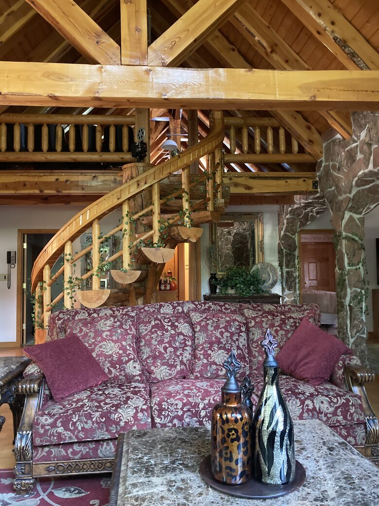Splinter Shack | Charming Ski Log Cabin 30 minutes from Snowbasin/Powder Mtn. - Ogden, Utah