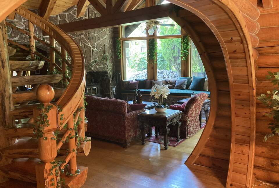 Splinter Shack | Charming Ski Log Cabin 30 minutes from Snowbasin/Powder Mtn. - Ogden, Utah