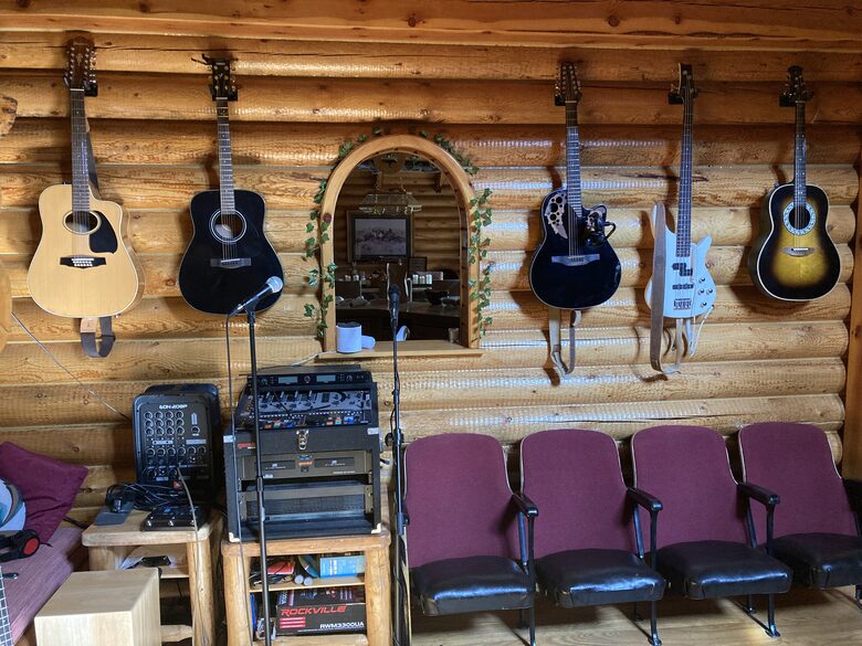 Splinter Shack | Charming Ski Log Cabin 30 minutes from Snowbasin/Powder Mtn. - Ogden, Utah