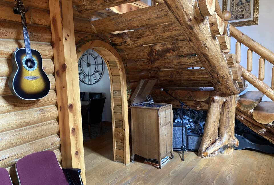 Splinter Shack | Charming Ski Log Cabin 30 minutes from Snowbasin/Powder Mtn. - Ogden, Utah