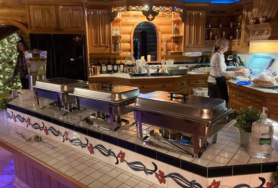 Splinter Shack | Charming Ski Log Cabin 30 minutes from Snowbasin/Powder Mtn. - Ogden, Utah