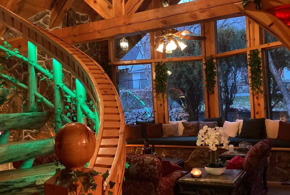 Splinter Shack | Charming Ski Log Cabin 30 minutes from Snowbasin/Powder Mtn. - Ogden, Utah