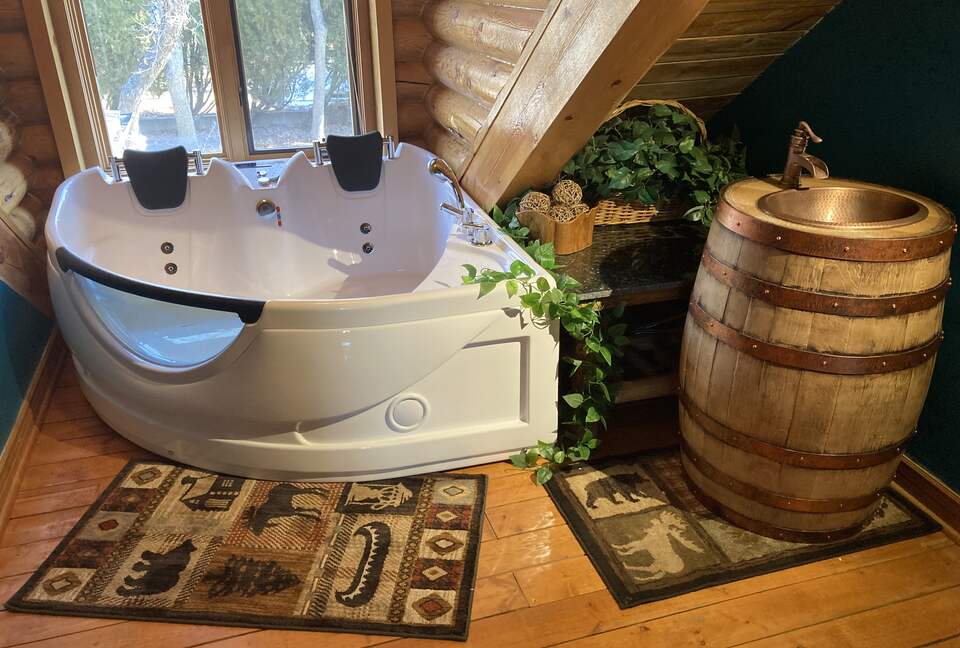 Splinter Shack | Charming Ski Log Cabin 30 minutes from Snowbasin/Powder Mtn. - Ogden, Utah