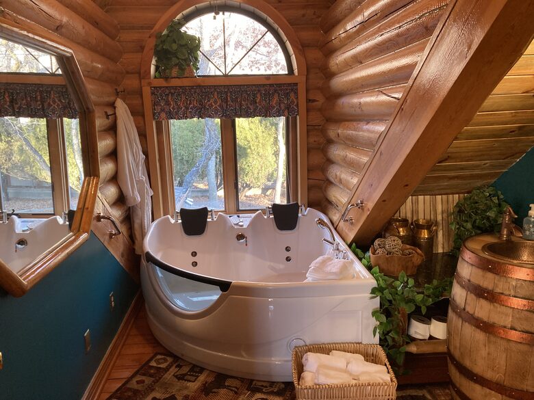 Splinter Shack | Charming Ski Log Cabin 30 minutes from Snowbasin/Powder Mtn. - Ogden, Utah