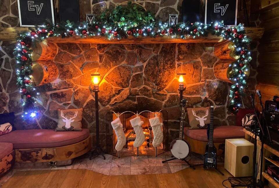 Splinter Shack | Charming Ski Log Cabin 30 minutes from Snowbasin/Powder Mtn. - Ogden, Utah