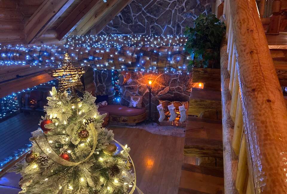 Splinter Shack | Charming Ski Log Cabin 30 minutes from Snowbasin/Powder Mtn. - Ogden, Utah