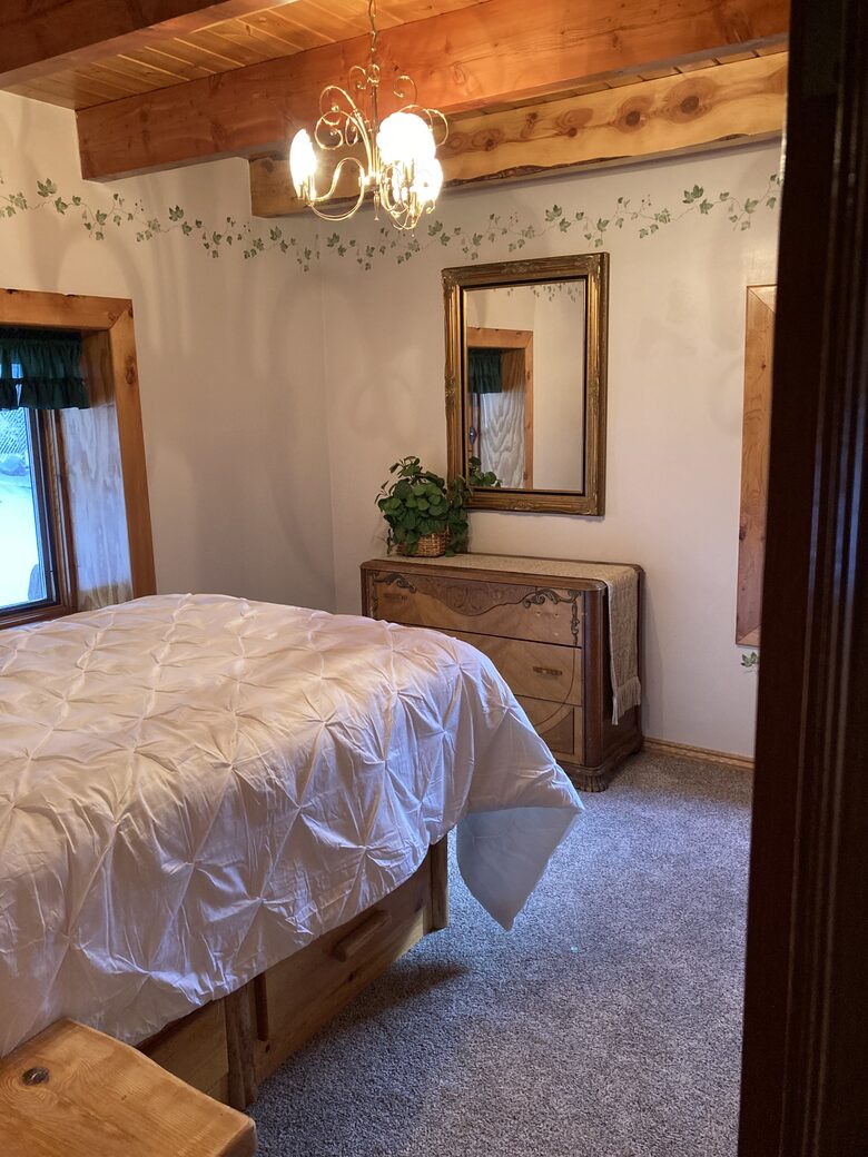 Splinter Shack | Charming Ski Log Cabin 30 minutes from Snowbasin/Powder Mtn. - Ogden, Utah