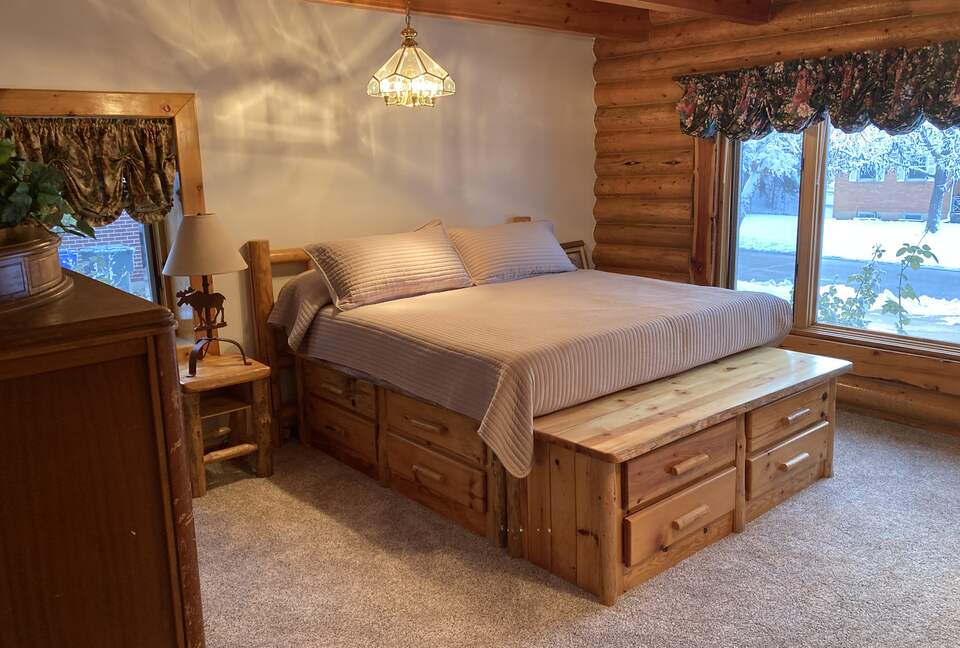 Splinter Shack | Charming Ski Log Cabin 30 minutes from Snowbasin/Powder Mtn. - Ogden, Utah