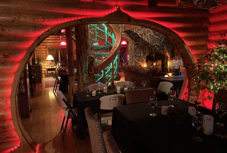 Splinter Shack | Charming Ski Log Cabin 30 minutes from Snowbasin/Powder Mtn. - Ogden, Utah