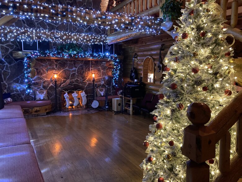 Splinter Shack | Charming Ski Log Cabin 30 minutes from Snowbasin/Powder Mtn. - Ogden, Utah