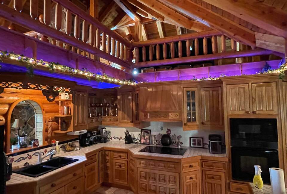 Splinter Shack | Charming Ski Log Cabin 30 minutes from Snowbasin/Powder Mtn. - Ogden, Utah