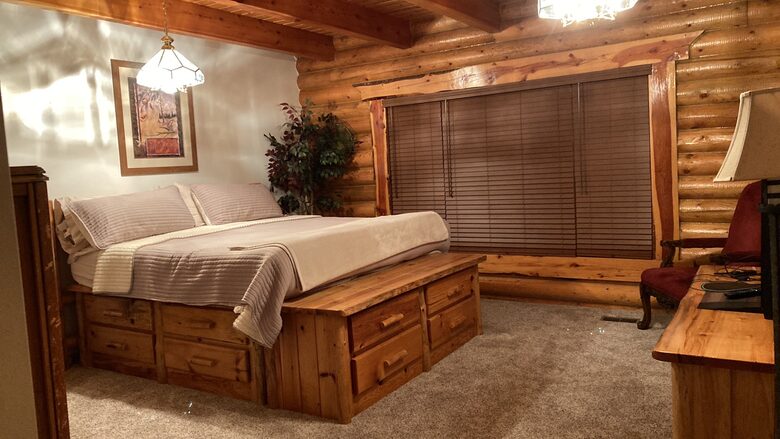 Splinter Shack | Charming Ski Log Cabin 30 minutes from Snowbasin/Powder Mtn. - Ogden, Utah