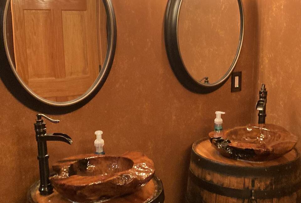 Splinter Shack | Charming Ski Log Cabin 30 minutes from Snowbasin/Powder Mtn. - Ogden, Utah