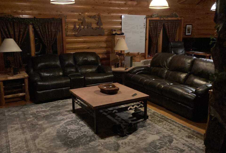 Splinter Shack | Charming Ski Log Cabin 30 minutes from Snowbasin/Powder Mtn. - Ogden, Utah