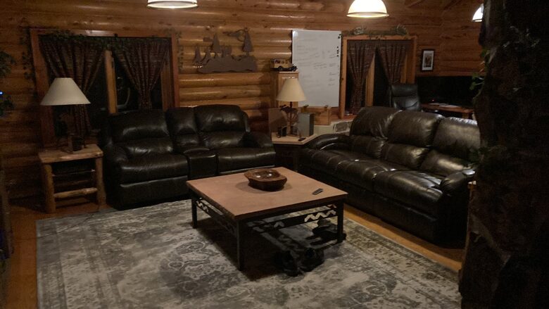 Splinter Shack | Charming Ski Log Cabin 30 minutes from Snowbasin/Powder Mtn. - Ogden, Utah