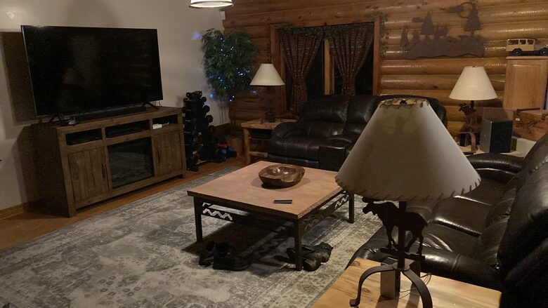 Splinter Shack | Charming Ski Log Cabin 30 minutes from Snowbasin/Powder Mtn. - Ogden, Utah