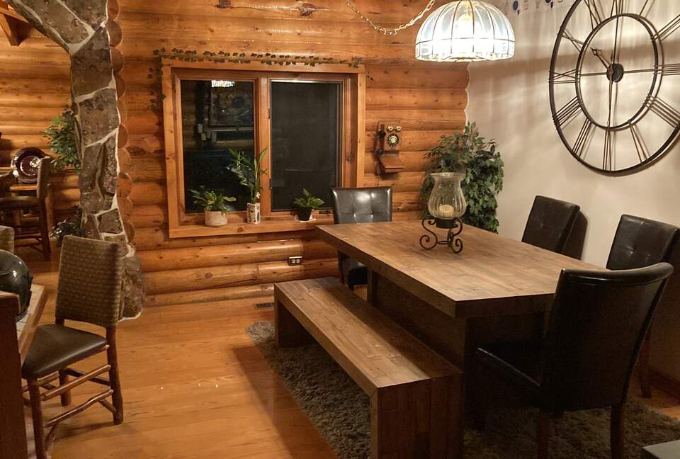 Splinter Shack | Charming Ski Log Cabin 30 minutes from Snowbasin/Powder Mtn. - Ogden, Utah