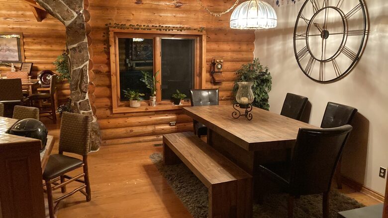 Splinter Shack | Charming Ski Log Cabin 30 minutes from Snowbasin/Powder Mtn. - Ogden, Utah