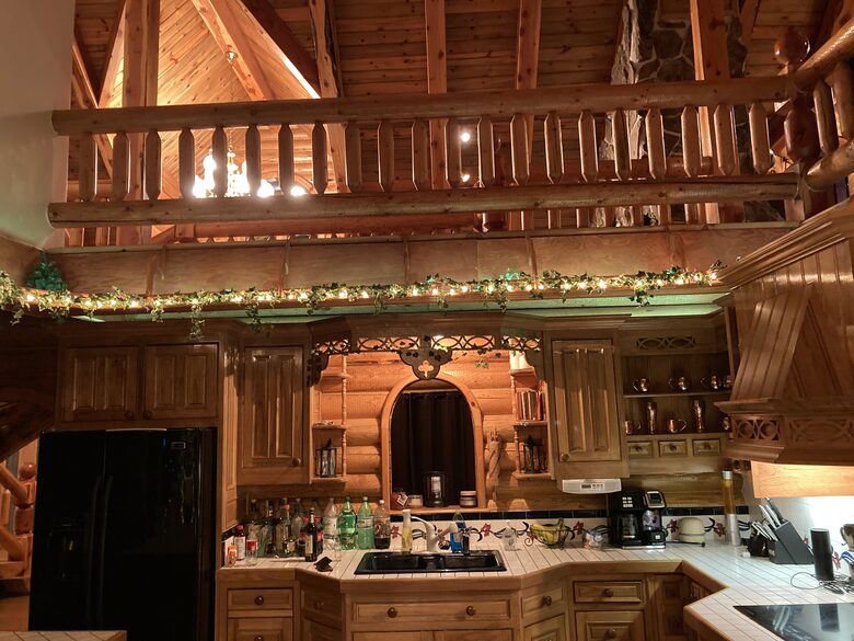 Splinter Shack | Charming Ski Log Cabin 30 minutes from Snowbasin/Powder Mtn. - Ogden, Utah