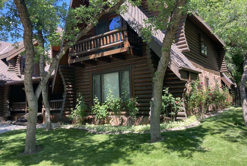 Splinter Shack | Charming Ski Log Cabin 30 minutes from Snowbasin/Powder Mtn. - Ogden, Utah