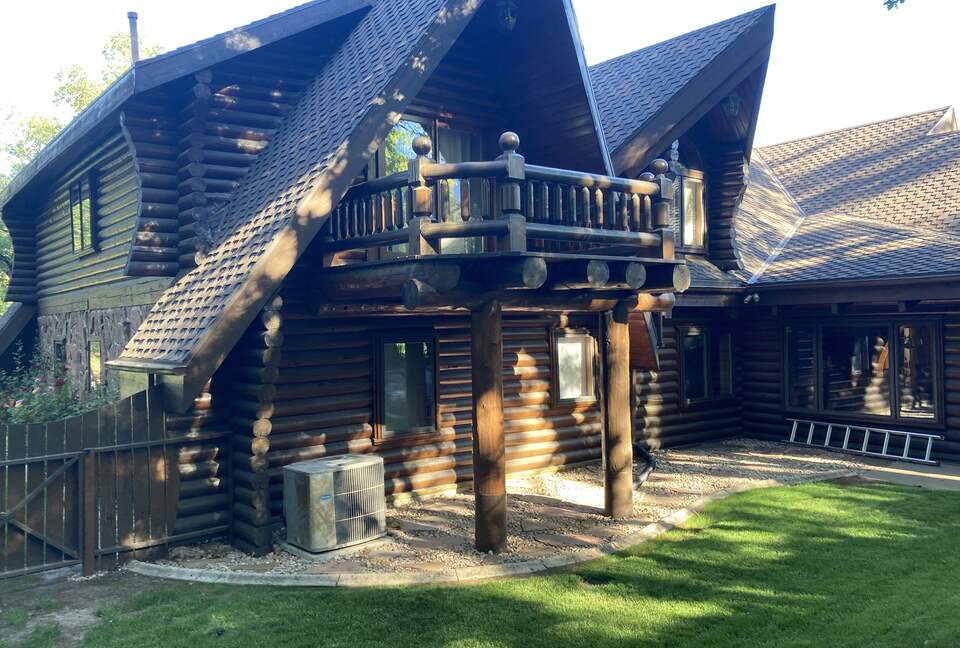 Splinter Shack | Charming Ski Log Cabin 30 minutes from Snowbasin/Powder Mtn. - Ogden, Utah