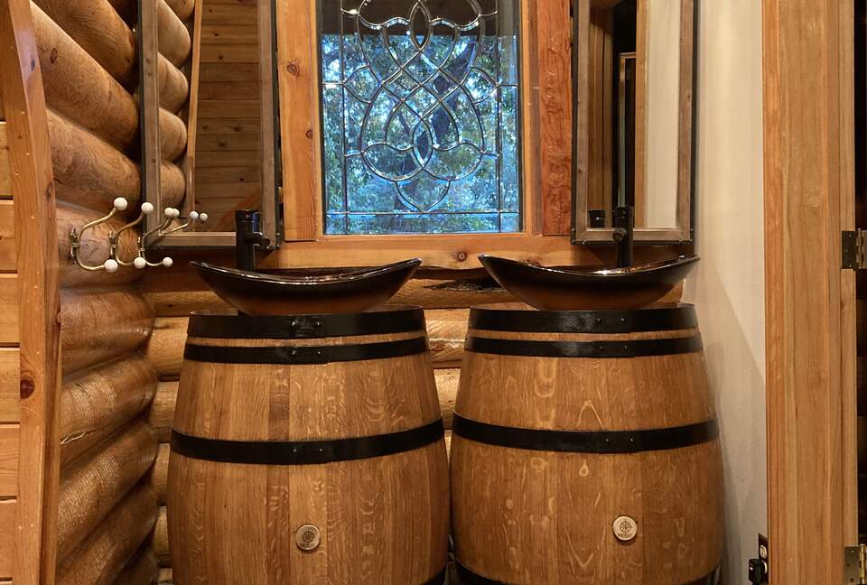 Splinter Shack | Charming Ski Log Cabin 30 minutes from Snowbasin/Powder Mtn. - Ogden, Utah