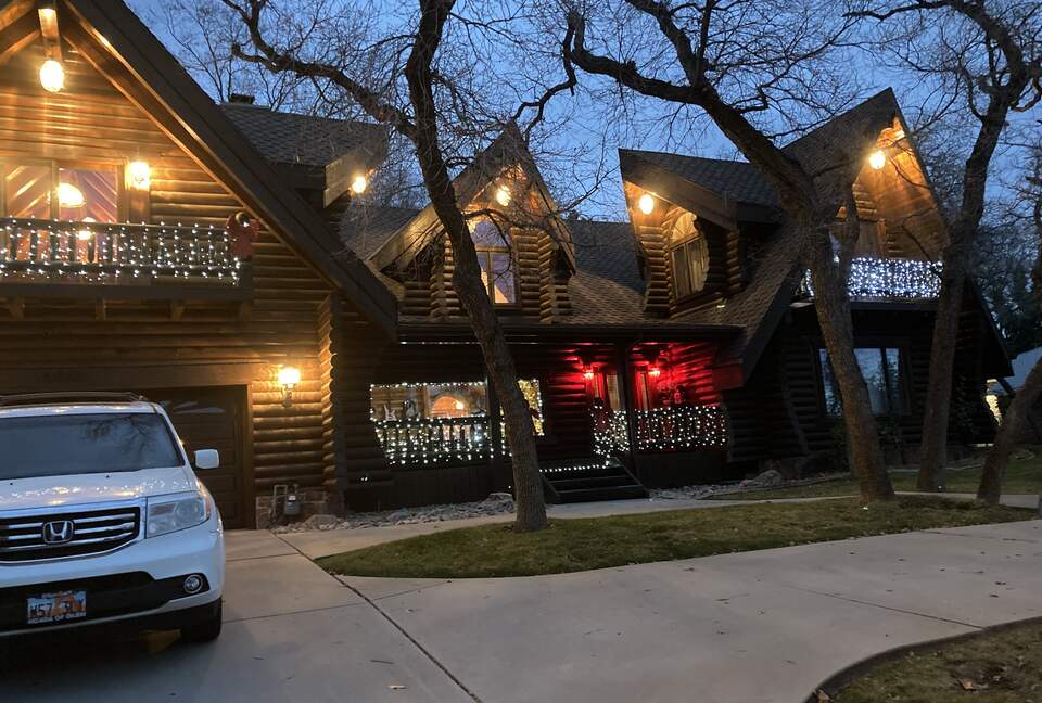 Splinter Shack | Charming Ski Log Cabin 30 minutes from Snowbasin/Powder Mtn. - Ogden, Utah