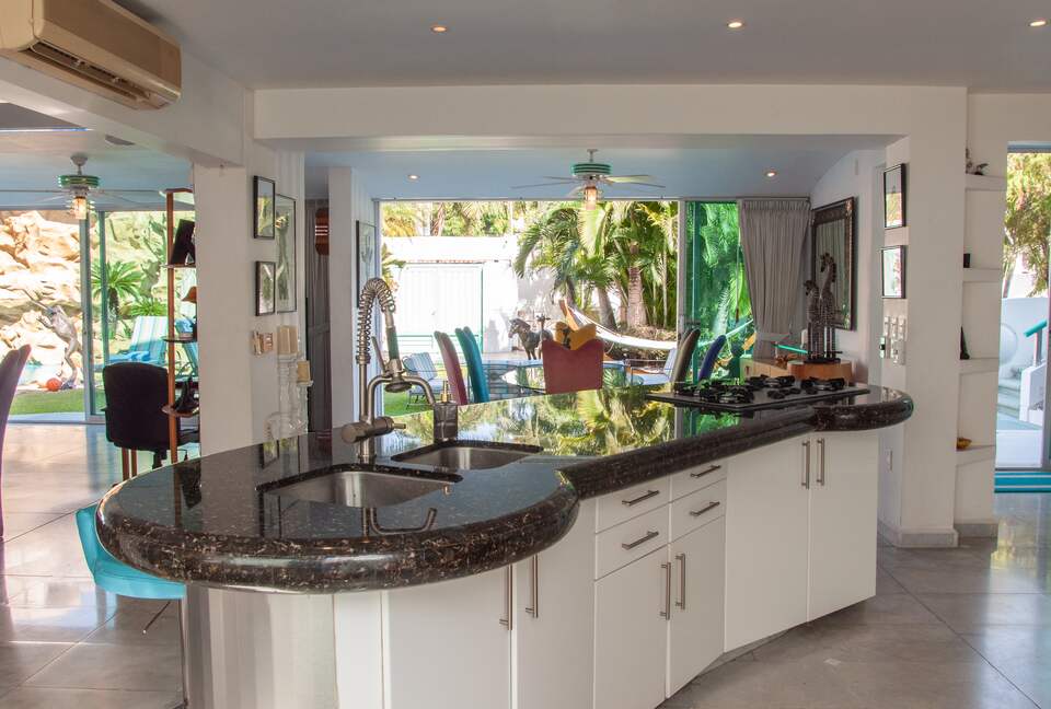 Villa Las Palmas - Tennis Dream Home! - Acapulco, Mexico