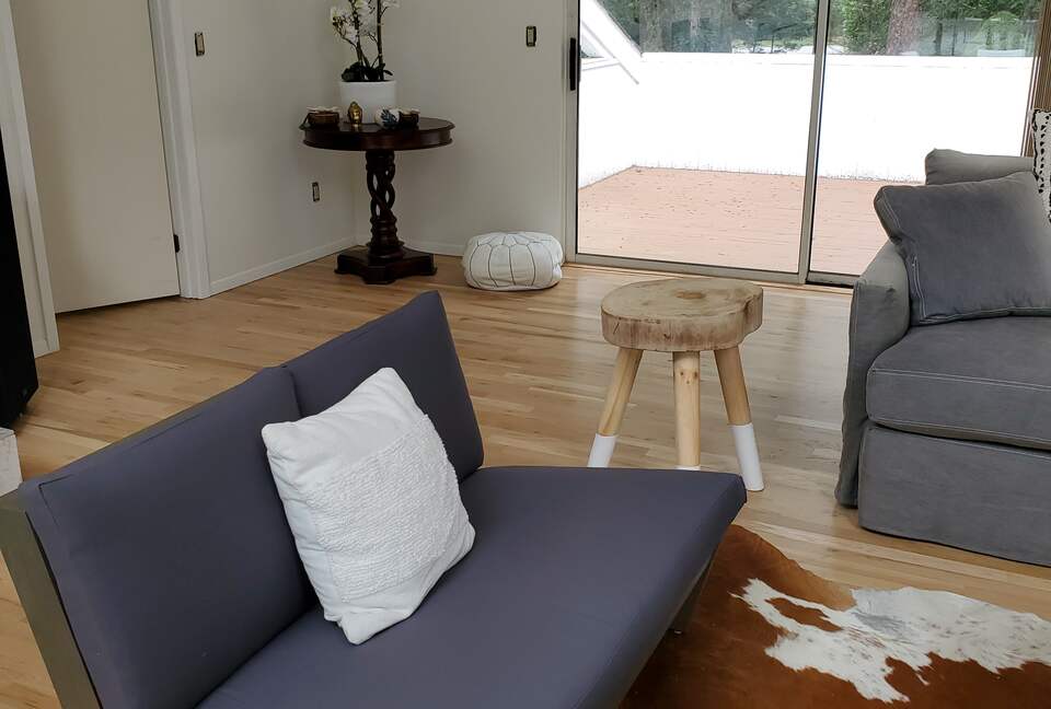 East Quogue Contemporary Getaway with Pool and Tennis - East Quogue, New York