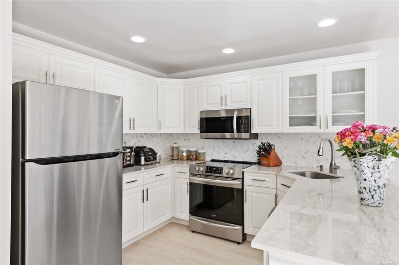 East Quogue Contemporary Getaway with Pool and Tennis - East Quogue, New York