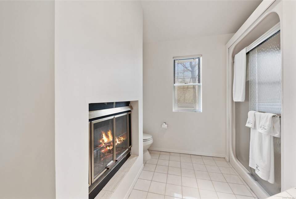 East Quogue Contemporary Getaway with Pool and Tennis - East Quogue, New York