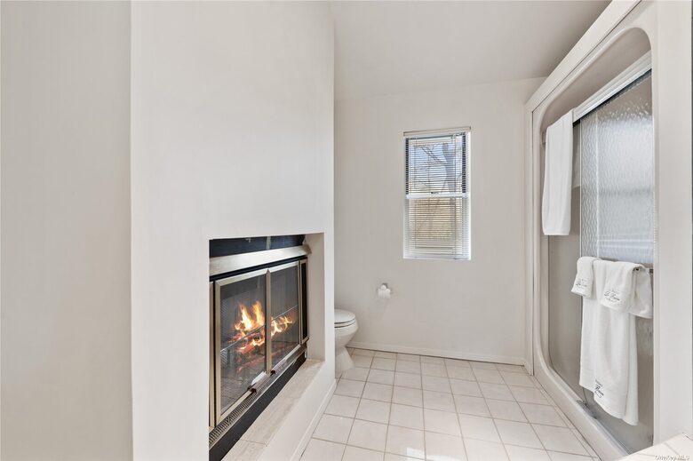 East Quogue Contemporary Getaway with Pool and Tennis - East Quogue, New York