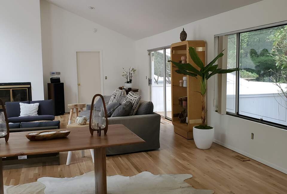 East Quogue Contemporary Getaway with Pool and Tennis - East Quogue, New York