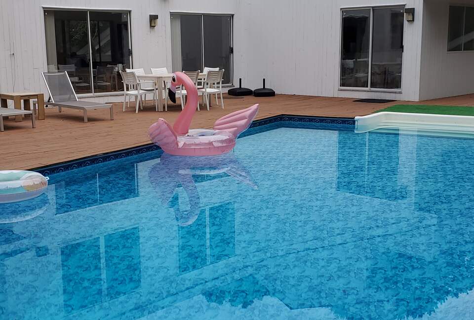 East Quogue Contemporary Getaway with Pool and Tennis - East Quogue, New York