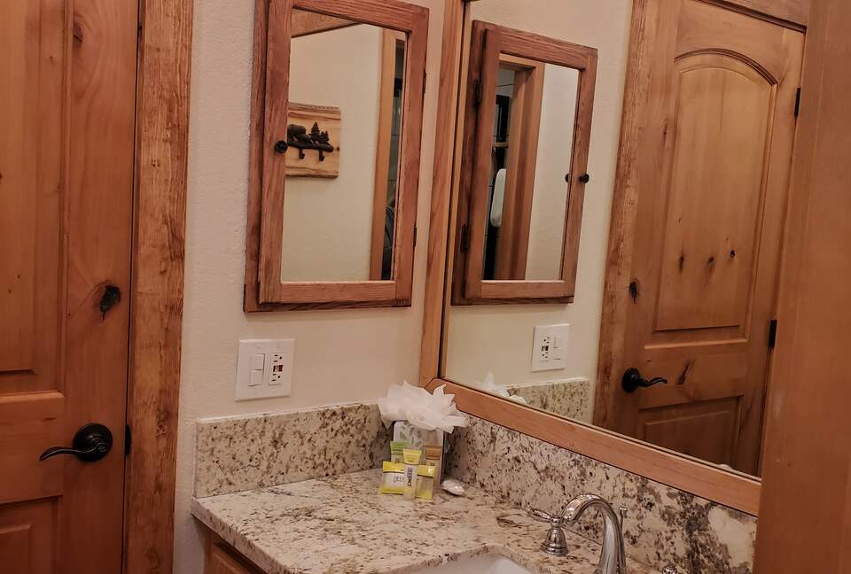 Luxurious Creek Front Oasis - Mammoth Lakes, California