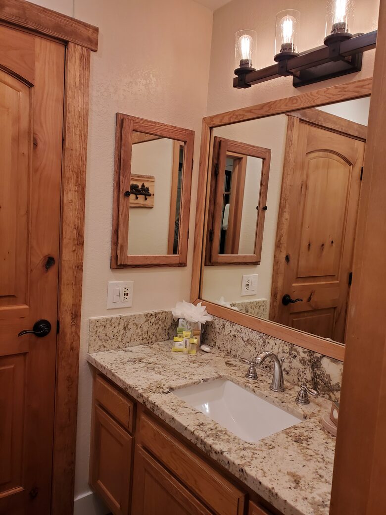 Luxurious Creek Front Oasis - Mammoth Lakes, California