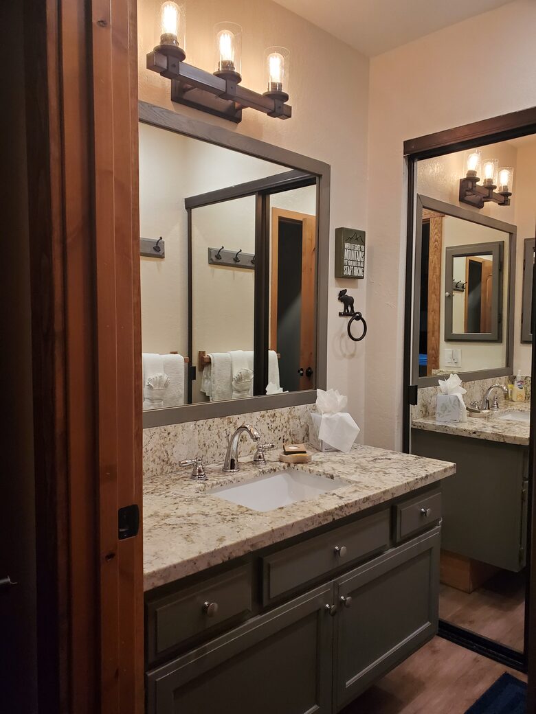 Luxurious Creek Front Oasis - Mammoth Lakes, California