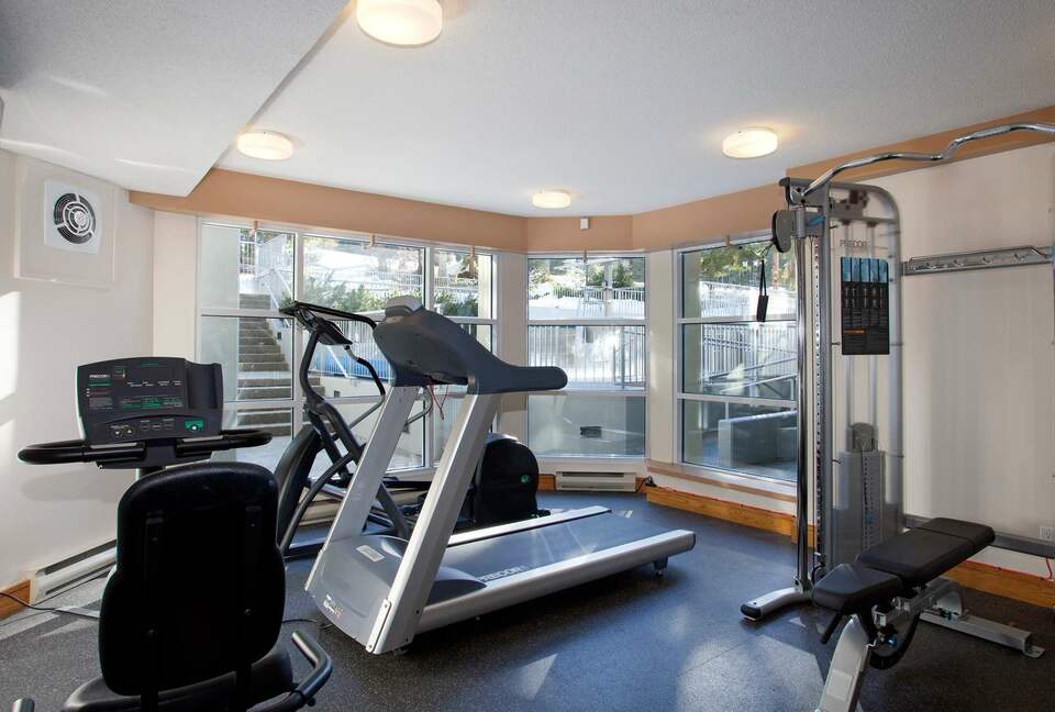 Cozy Ski-In Ski-Out Villa with Community Amenities - Whistler, Canada