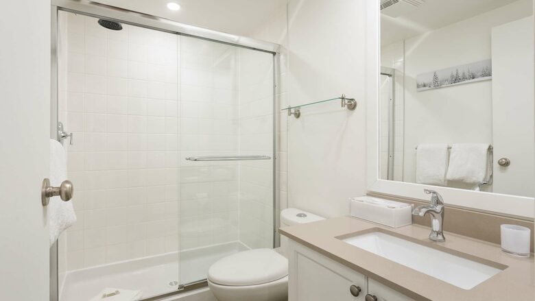 Cozy Ski-In Ski-Out Villa with Community Amenities - Whistler, Canada