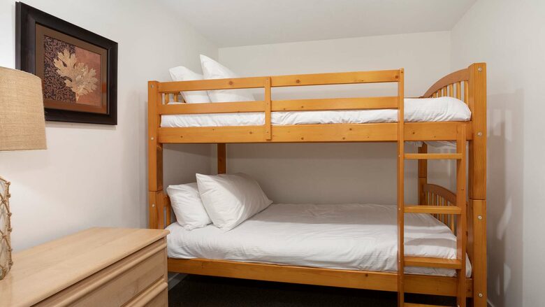 Cozy Ski-In Ski-Out Villa with Community Amenities - Whistler, Canada