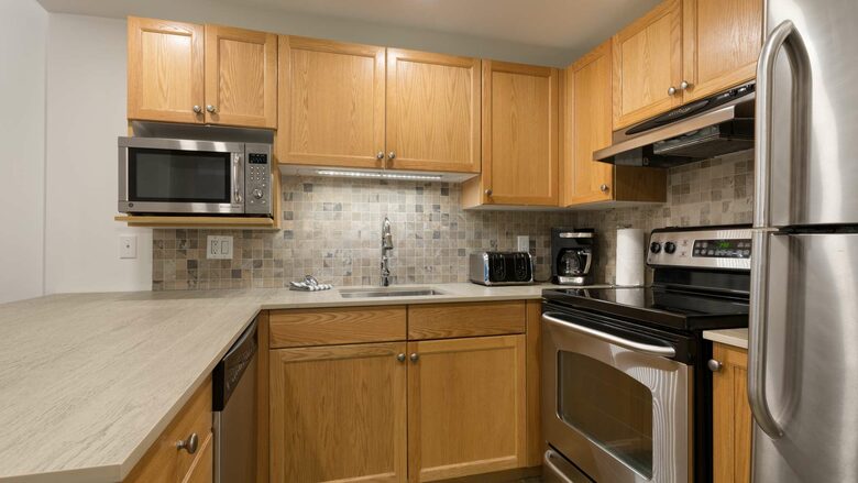 Cozy Ski-In Ski-Out Villa with Community Amenities - Whistler, Canada