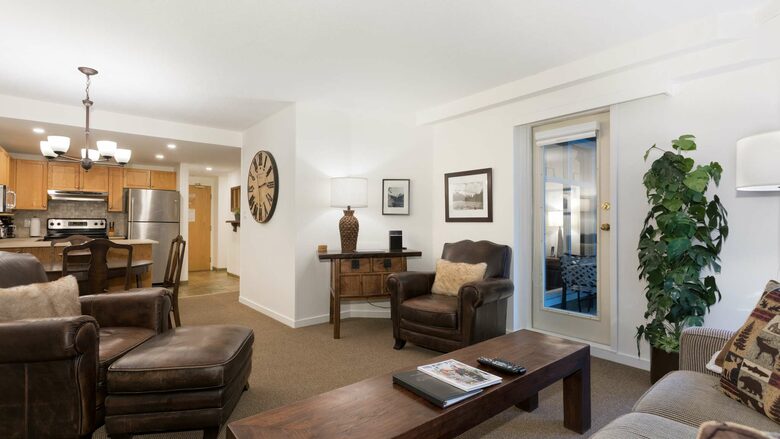 Cozy Ski-In Ski-Out Villa with Community Amenities - Whistler, Canada