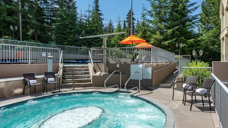 Cozy Ski-In Ski-Out Villa with Community Amenities - Whistler, Canada