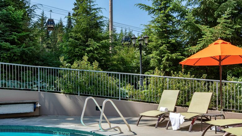 Cozy Ski-In Ski-Out Villa with Community Amenities - Whistler, Canada