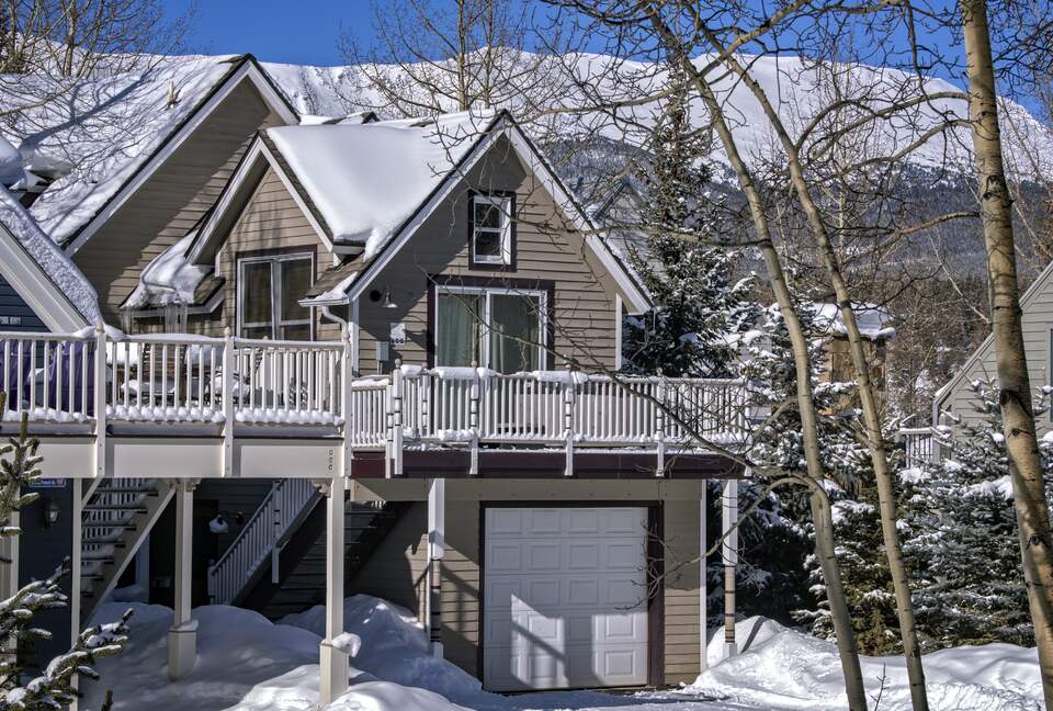 Cozy home in Breckenridge Historic District - ski, mountain bike & hike - walk to shopping + dining - Breckenridge, Colorado