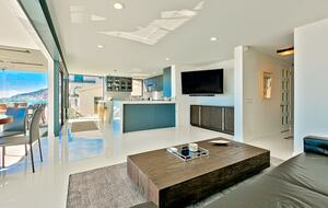 Malibu Modern Paradise | Oceanfront with amazing views and spa