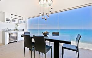 Malibu Modern Paradise | Oceanfront with amazing views and spa