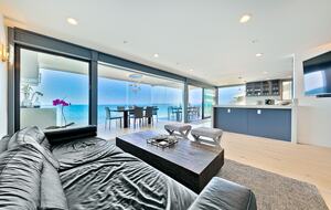 Malibu Modern Paradise | Oceanfront with amazing views and spa